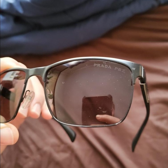 Prada men sunglassss - Picture 5 of 7